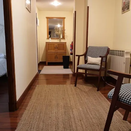 El Urogallo Con Garaje 希洪